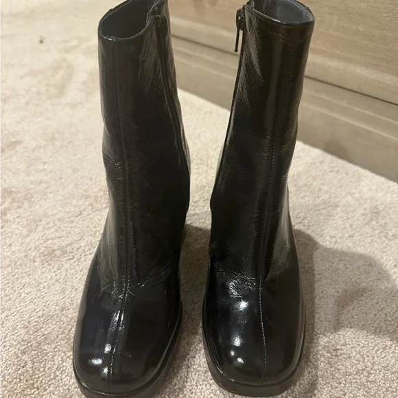 JONAK Black Patented Leather Heeled Boots - Picture 1 of 7